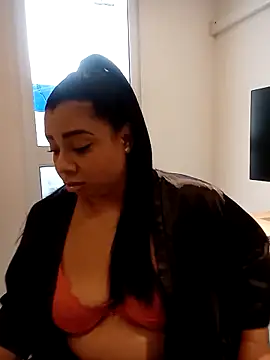 Snapshot of MelanyShayk chatting on 02-14-25, 03:58 MelanyShayk online show from 02-14-25, 03:58