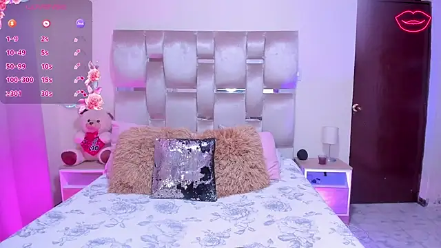 Snapshot of MelanyShayk chatting on 11-06-25, 04:46 MelanyShayk online show from 11-06-25, 04:46