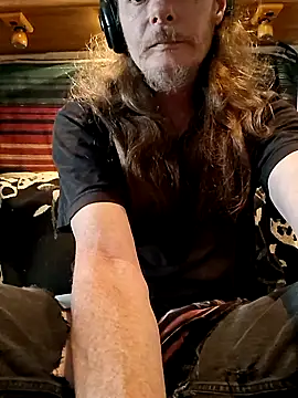 truckerlove69 online show from 06-11-26, 04:16