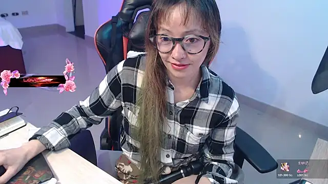 Snapshot of pink-2022 chatting on 06-04-26, 03:29 pink-2022 online show from 06-04-26, 03:29