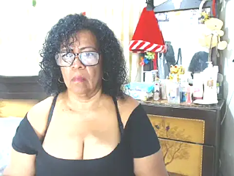 Snapshot of Yayis-hot-sexyw chatting on 12-28-24, 09:51 Yayis-hot-sexyw online show from 12-28-24, 09:51