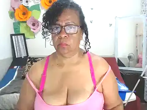 Snapshot of Yayis-hot-sexyw chatting on 01-29-25, 04:30 Yayis-hot-sexyw online show from 01-29-25, 04:30