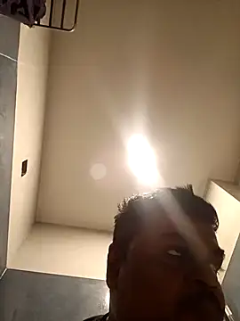 Snapshot of Desi_Londa_143 chatting on 10-28-25, 03:54 Desi Londa 143 online show from 10-28-25, 03:54