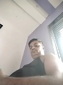 Snapshot of Desi_Londa_143 chatting on 10-29-25, 03:20 Desi Londa 143 online show from 10-29-25, 03:20