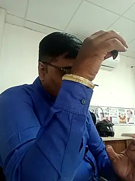 Snapshot of Desi_Londa_143 chatting on 11-14-25, 04:44 Desi Londa 143 online show from 11-14-25, 04:44