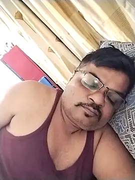 Snapshot of Desi_Londa_143 chatting on 11-14-25, 10:07 Desi Londa 143 online show from 11-14-25, 10:07