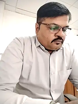 Snapshot of Desi_Londa_143 chatting on 11-24-25, 05:07 Desi Londa 143 online show from 11-24-25, 05:07