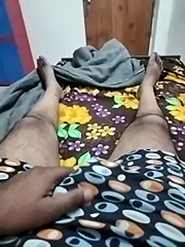 Snapshot of Desi_Londa_143 chatting on 11-25-25, 05:46 Desi Londa 143 online show from 11-25-25, 05:46