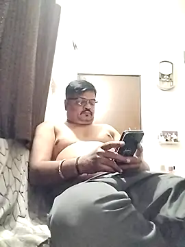 Snapshot of Desi_Londa_143 chatting on 11-30-25, 05:28 Desi Londa 143 online show from 11-30-25, 05:28