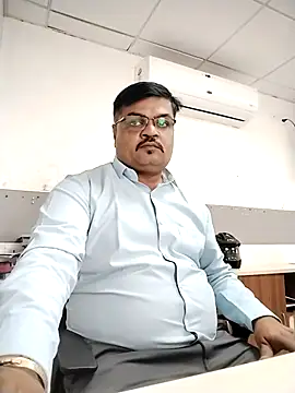 Snapshot of Desi_Londa_143 chatting on 12-04-25, 05:50 Desi Londa 143 online show from 12-04-25, 05:50