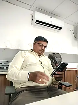 Snapshot of Desi_Londa_143 chatting on 03-13-26, 09:27 Desi Londa 143 online show from 03-13-26, 09:27