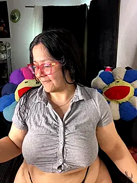 MsConejitaa online show from 10-18-25, 05:03