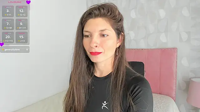 Snapshot of Azahara_Amin_ chatting on 10-08-25, 05:32 Azahara Amin online show from 10-08-25, 05:32