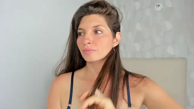 Azahara Amin  online show from 11-10-25, 03:22