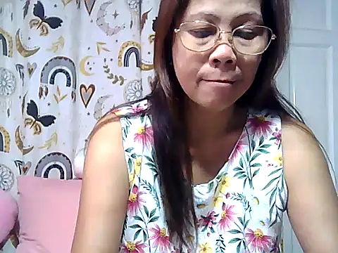 urwife tobe online show from 04-19-26, 09:17