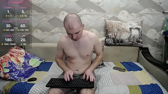 Snapshot of SerzhKorol1 chatting on 03-16-25, 02:33 SerzhKorol1 online show from 03-16-25, 02:33