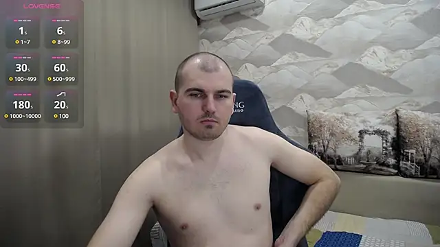 Snapshot of SerzhKorol1 chatting on 03-22-25, 09:34 SerzhKorol1 online show from 03-22-25, 09:34