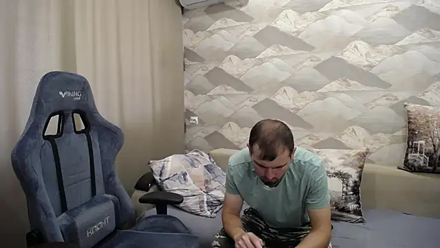 Snapshot of SerzhKorol1 chatting on 09-09-25, 08:58 SerzhKorol1 online show from 09-09-25, 08:58