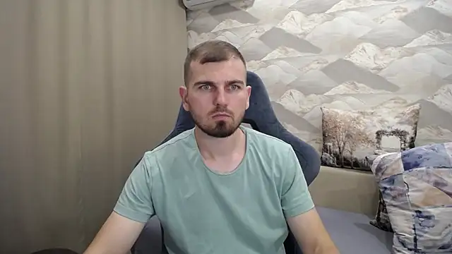 Snapshot of SerzhKorol1 chatting on 09-10-25, 05:35 SerzhKorol1 online show from 09-10-25, 05:35