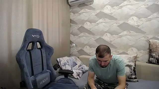 Snapshot of SerzhKorol1 chatting on 09-13-25, 08:47 SerzhKorol1 online show from 09-13-25, 08:47