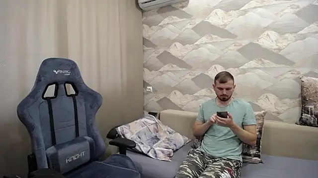 Snapshot of SerzhKorol1 chatting on 09-14-25, 08:46 SerzhKorol1 online show from 09-14-25, 08:46