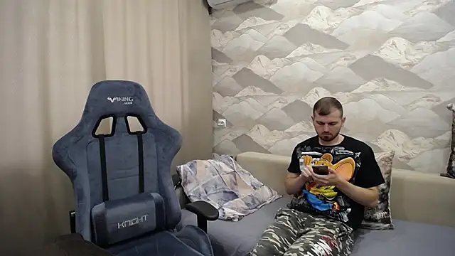 Snapshot of SerzhKorol1 chatting on 09-19-25, 09:11 SerzhKorol1 online show from 09-19-25, 09:11