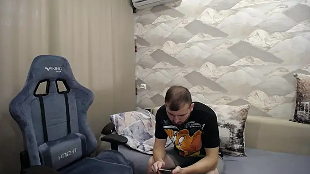 Snapshot of SerzhKorol1 chatting on 09-20-25, 08:15 SerzhKorol1 online show from 09-20-25, 08:15