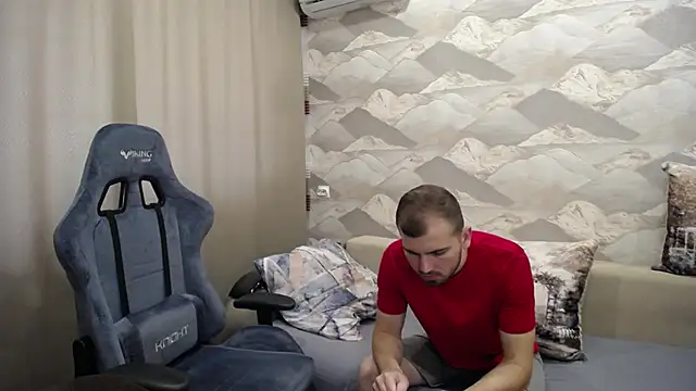 Snapshot of SerzhKorol1 chatting on 09-24-25, 08:17 SerzhKorol1 online show from 09-24-25, 08:17