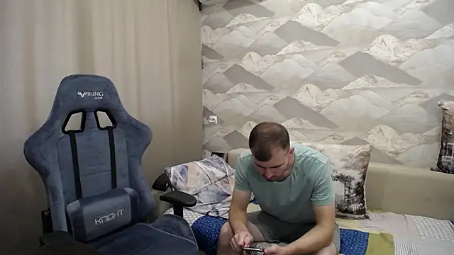 Snapshot of SerzhKorol1 chatting on 10-08-25, 10:02 SerzhKorol1 online show from 10-08-25, 10:02