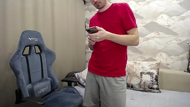 Snapshot of SerzhKorol1 chatting on 10-15-25, 11:21 SerzhKorol1 online show from 10-15-25, 11:21