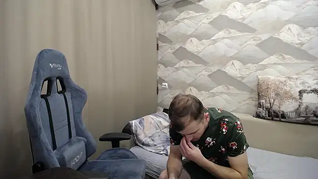 Snapshot of SerzhKorol1 chatting on 10-21-25, 11:11 SerzhKorol1 online show from 10-21-25, 11:11