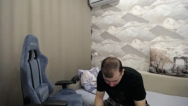 Snapshot of SerzhKorol1 chatting on 10-28-25, 06:06 SerzhKorol1 online show from 10-28-25, 06:06