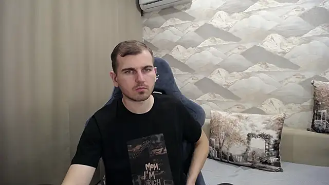 Snapshot of SerzhKorol1 chatting on 10-29-25, 10:28 SerzhKorol1 online show from 10-29-25, 10:28