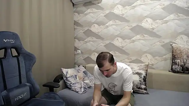 Snapshot of SerzhKorol1 chatting on 11-06-25, 05:08 SerzhKorol1 online show from 11-06-25, 05:08