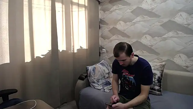 Snapshot of SerzhKorol1 chatting on 12-15-25, 06:06 SerzhKorol1 online show from 12-15-25, 06:06