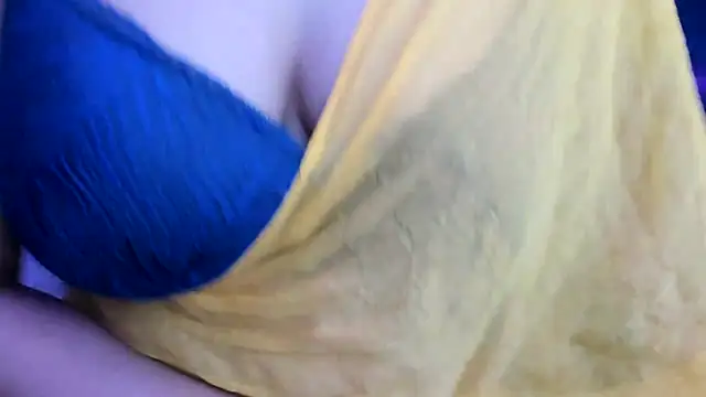 Snapshot of South_indian_tickly chatting on 02-15-25, 09:04 South indian tickly online show from 02-15-25, 09:04