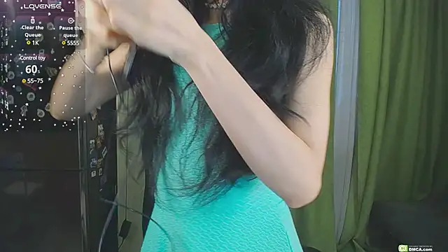 Snapshot of The_Blacksphinxxx chatting on 02-20-25, 01:30 The Blacksphinxxx online show from 02-20-25, 01:30