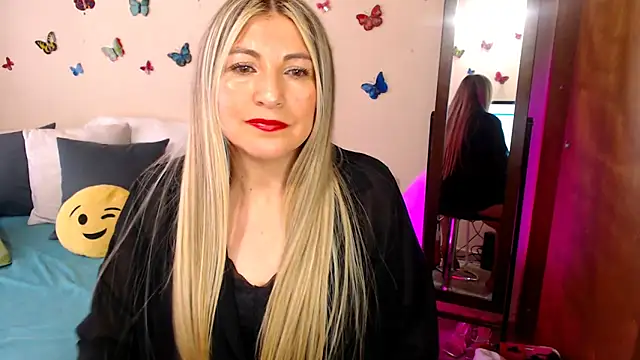 Snapshot of Jolie-Mature chatting on 10-22-25, 09:25 Jolie-Mature online show from 10-22-25, 09:25