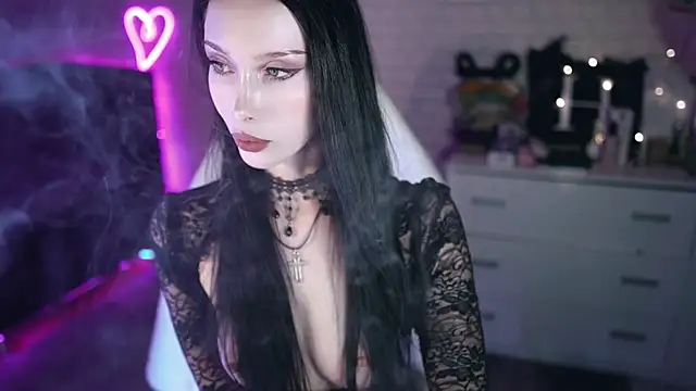 Snapshot of _Uindi_ chatting on 12-20-24, 04:46 Uindi online show from 12-20-24, 04:46