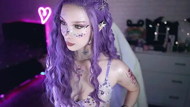 Snapshot of _Uindi_ chatting on 12-27-24, 04:54 Uindi online show from 12-27-24, 04:54