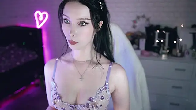 Snapshot of _Uindi_ chatting on 03-18-25, 07:08 Uindi online show from 03-18-25, 07:08