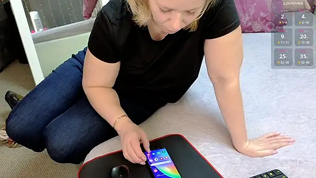 Lorabigass online show from 01-17-25, 09:28