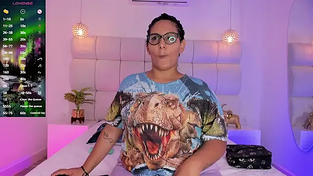 DanielleEvans  online show from 09-18-25, 11:23