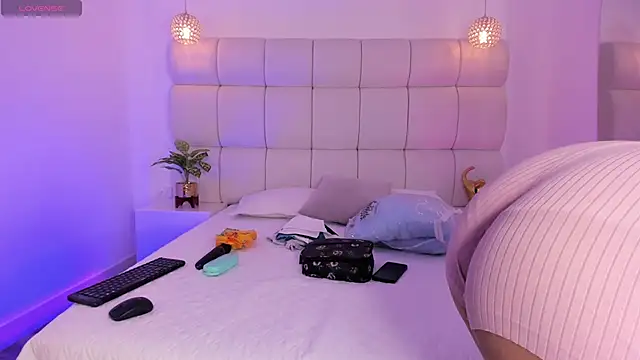 DanielleEvans  online show from 11-07-25, 11:32