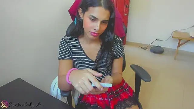 Snapshot of Kim_Wexler chatting on 02-06-25, 09:06 Kim Wexler online show from 02-06-25, 09:06