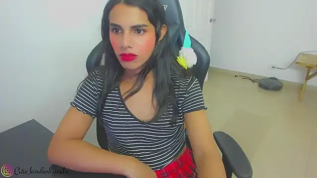 Snapshot of Kim_Wexler chatting on 02-07-25, 04:37 Kim Wexler online show from 02-07-25, 04:37