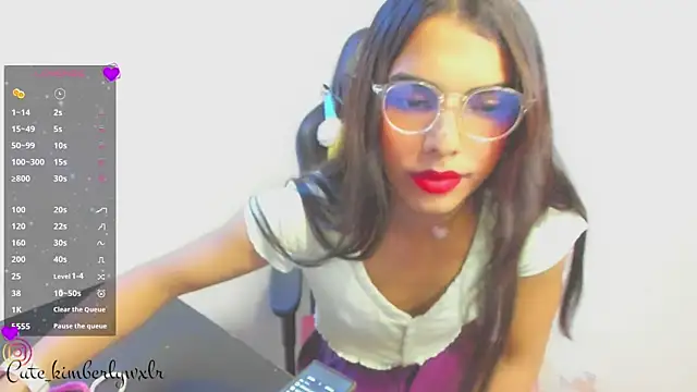 Snapshot of Kim_Wexler chatting on 10-27-25, 05:33 Kim Wexler online show from 10-27-25, 05:33