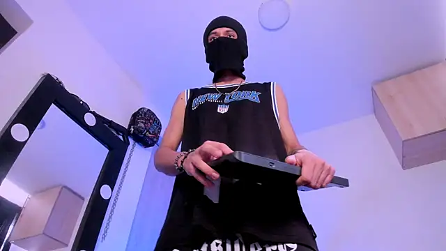 Samuel Suarez online show from 09-19-25, 01:12