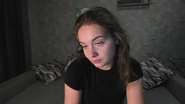 Snapshot of KristinaLoison chatting on 01-17-26, 02:22 KristinaLoison online show from 01-17-26, 02:22