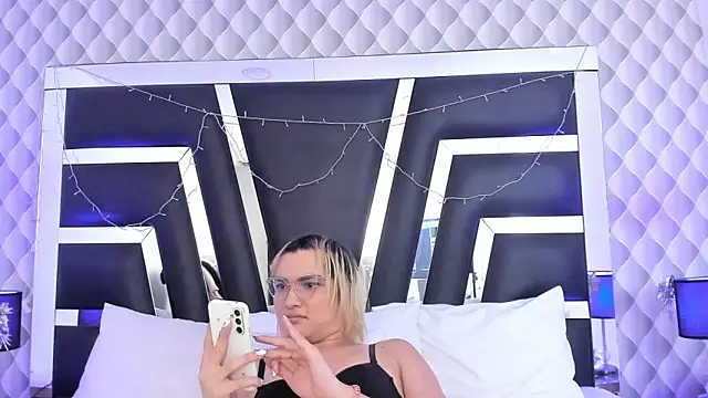 Snapshot of katya_kozlov chatting on 03-16-25, 06:09 katya kozlov online show from 03-16-25, 06:09